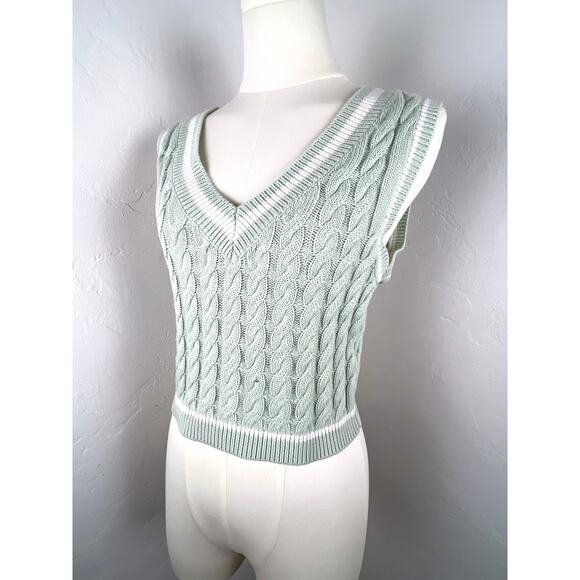ABERCROMBIE & FITCH Muted Seafoam Green V-Neck Cable Sweater Vest (Woman: Small) - Picture 3 of 14